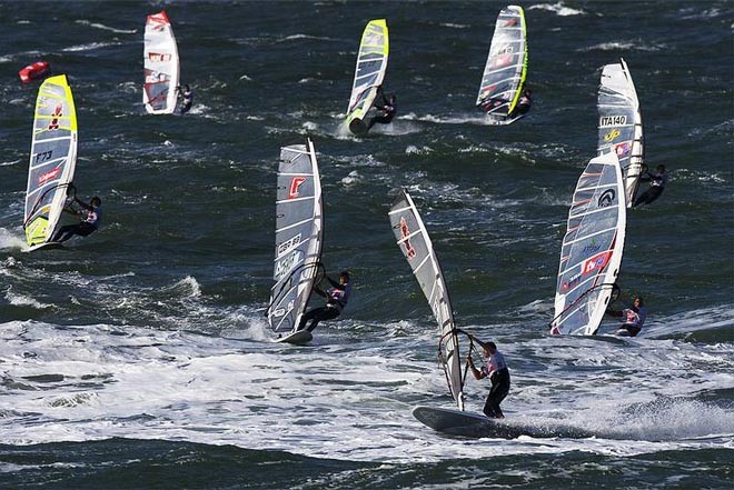 First mark action - 2009 PWA Colgate World Cup ©  John Carter / PWA http://www.pwaworldtour.com